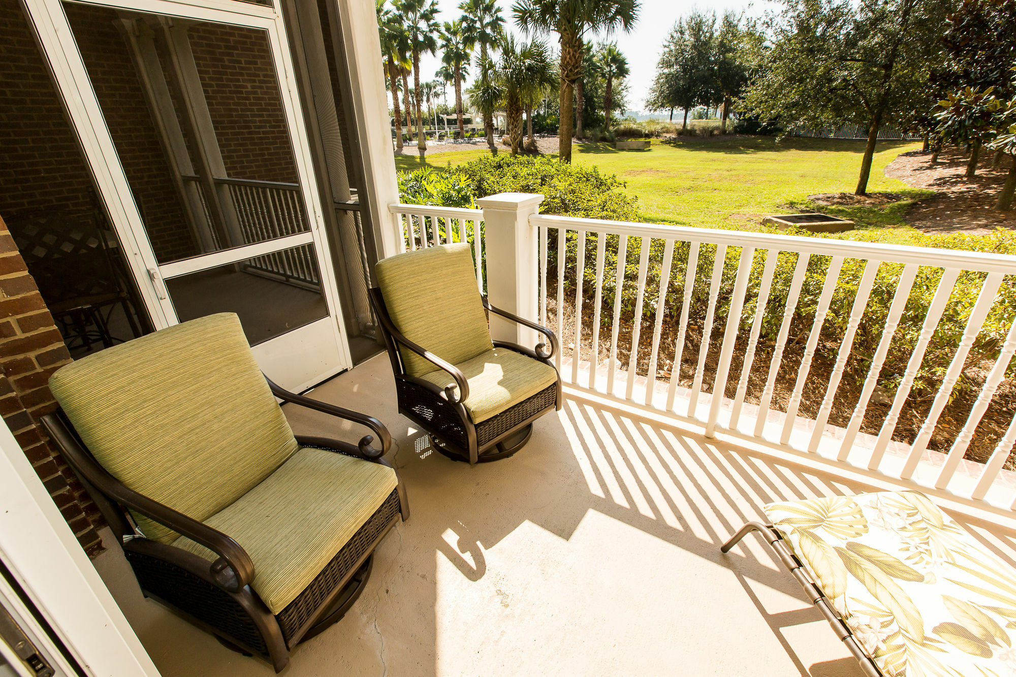 Apartment Reflections At Bay Point *